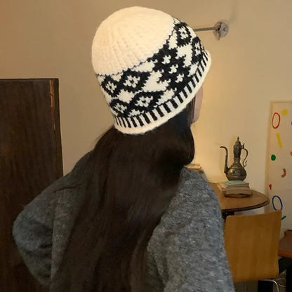 Vintage Hat With Small Face And Versatile Yarn Hat