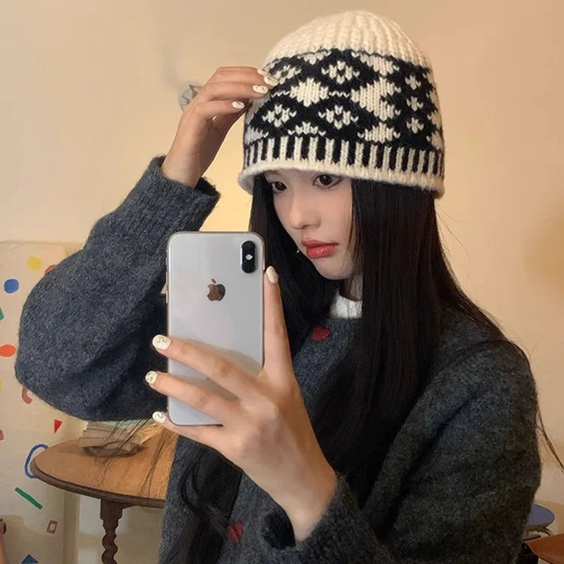 Vintage Hat With Small Face And Versatile Yarn Hat