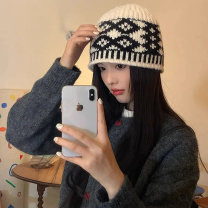 Vintage Hat With Small Face And Versatile Yarn Hat