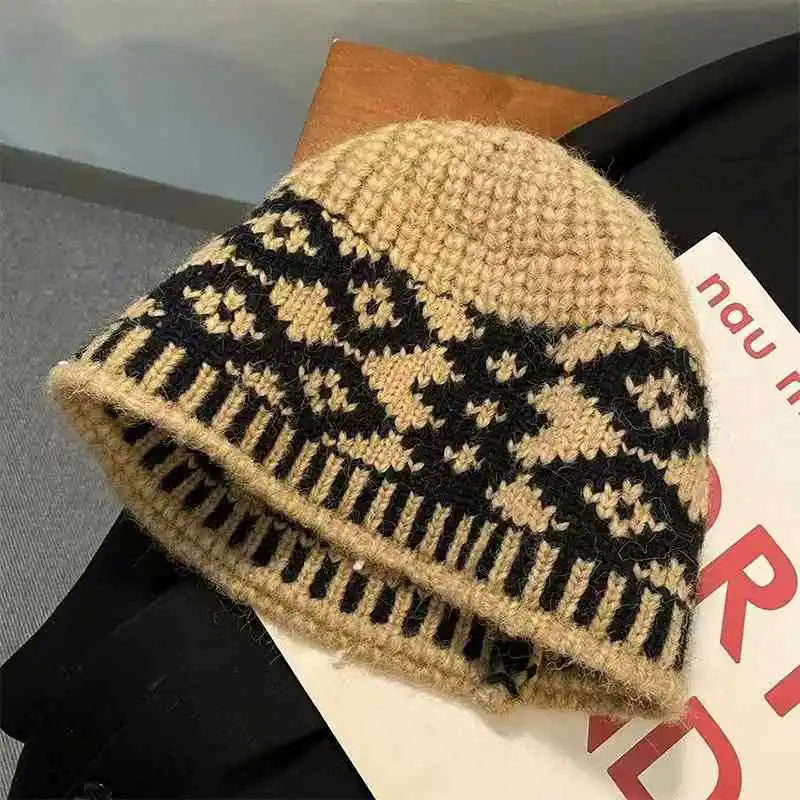 Vintage Hat With Small Face And Versatile Yarn Hat